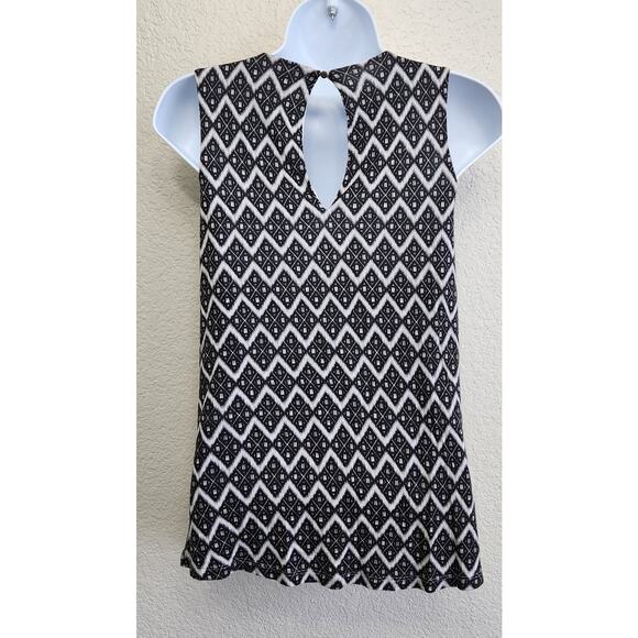 H&M Black Gray Chevron Strip Pleated Bodice Sleeveless Top XS Lightweight Lined - Picture 4 of 6